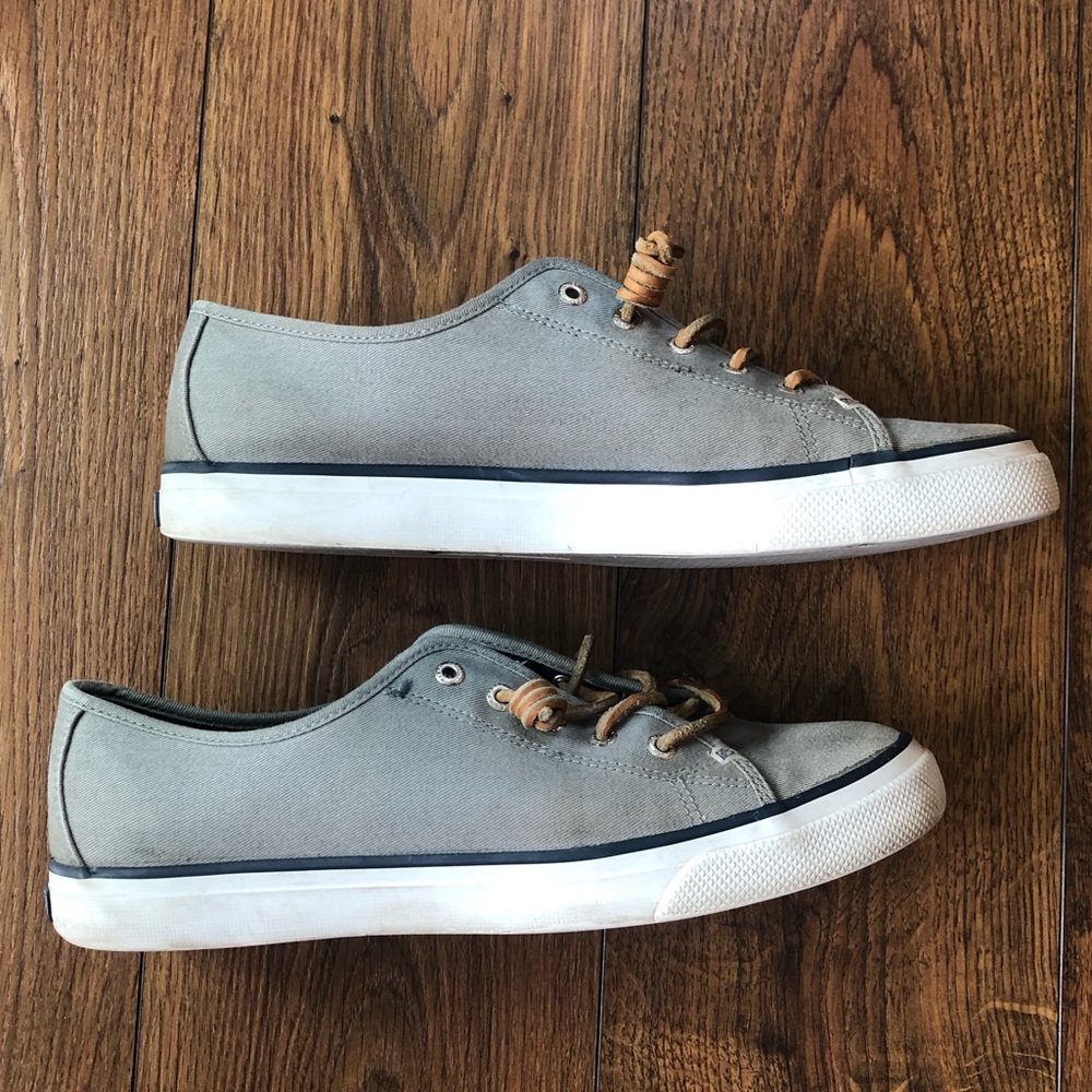 Sperry women’s Crest Vibe sneakers, grey, size 10